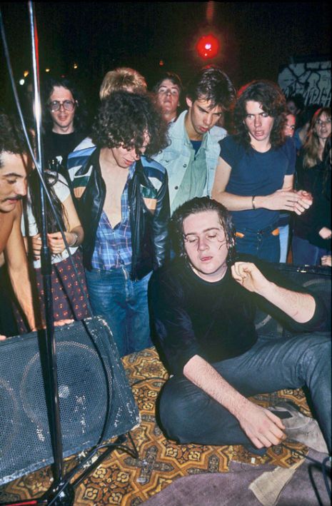 nick cave watches the saints perform at the tiger room melbourne 1977